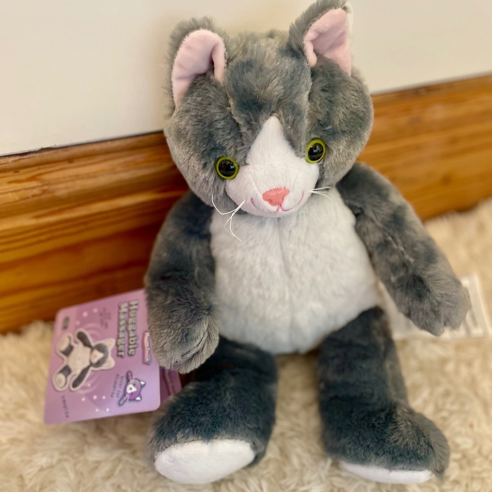 HealthTouch Huggable Massager Plush Cat Vibration Comfort‎ Relax Toy